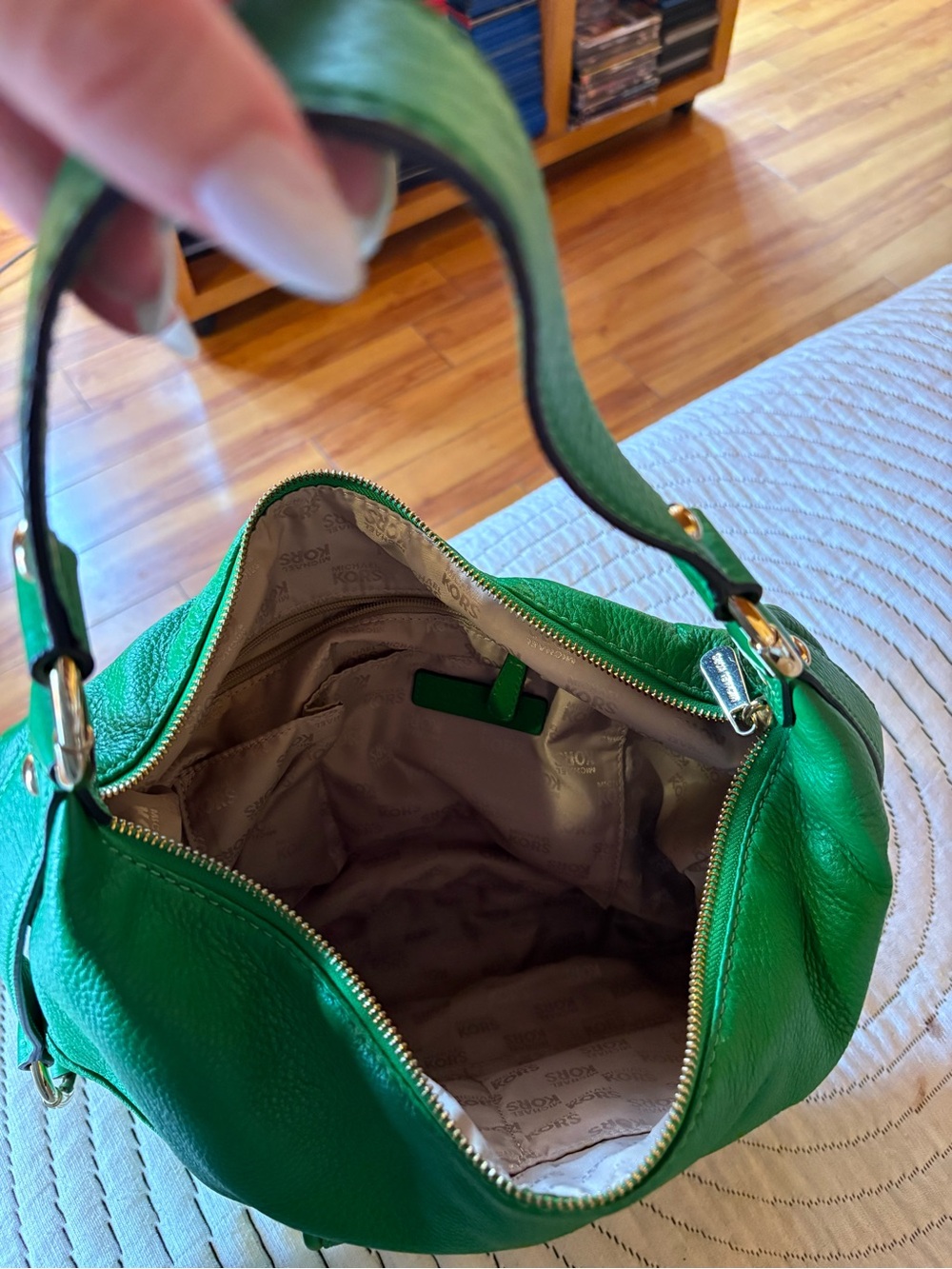 Michael Kors Green Pebbled Leather Hobo Satchel with Gold Hardware - Picture 7 of 8